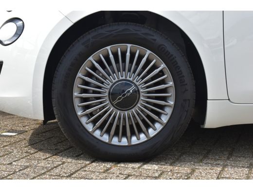 Fiat 500e Urban 42 kWh 3 Fase | Pack Style | Keyless-Start | 17"LMV | Cruise Control | Chrome | !! ActivLease financial lease