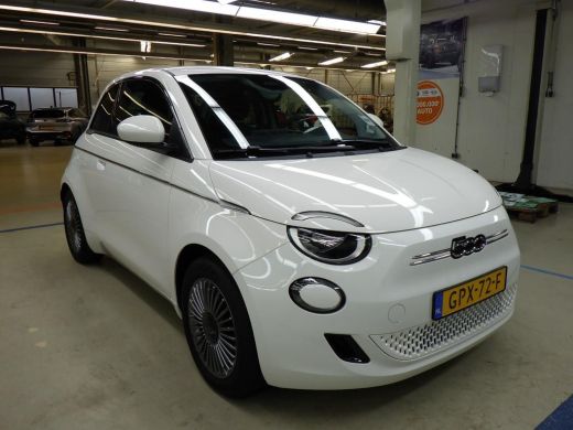 Fiat 500e Urban 42 kWh 3 Fase | Pack Style | Keyless-Start | 17"LMV | Cruise Control | Chrome | !! ActivLease financial lease