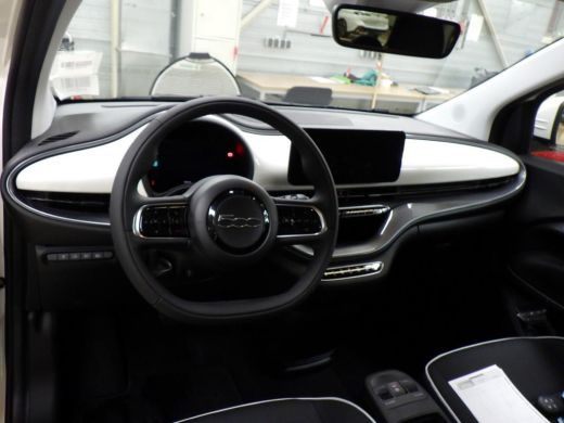 Fiat 500e Urban 42 kWh 3 Fase | Pack Style | Keyless-Start | 17"LMV | Cruise Control | Chrome | !! ActivLease financial lease