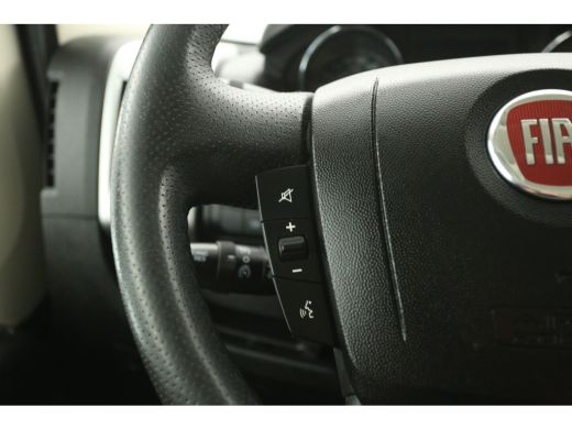 Fiat Ducato 33 2.3 MultiJet L3H2 Airco Camera Cruise Navigatie 3 Persoons Elektrpakket Trekhaak ActivLease financial lease