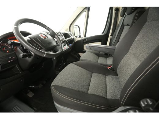 Fiat Ducato 33 2.3 MultiJet L3H2 Airco Camera Cruise Navigatie 3 Persoons Elektrpakket Trekhaak ActivLease financial lease