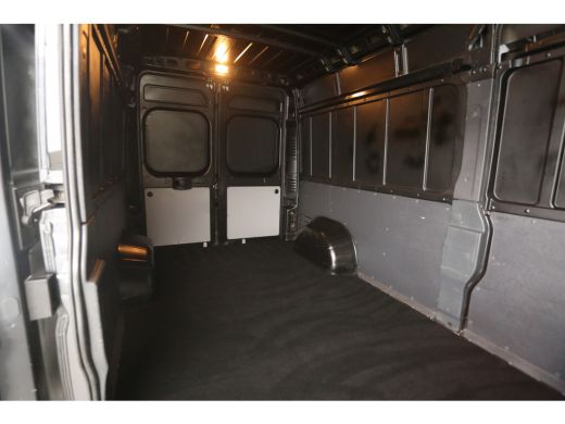 Fiat Ducato 33 2.3 MultiJet L3H2 Airco Camera Cruise Navigatie 3 Persoons Elektrpakket Trekhaak ActivLease financial lease