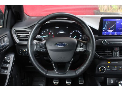 Ford Focus 1.0 EcoBoost ST Line Business | Trekhaak | Park Assist | Navigatie ActivLease financial lease
