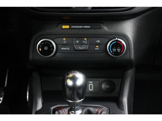 Ford Focus 1.0 EcoBoost ST Line Business | Trekhaak | Park Assist | Navigatie ActivLease financial lease
