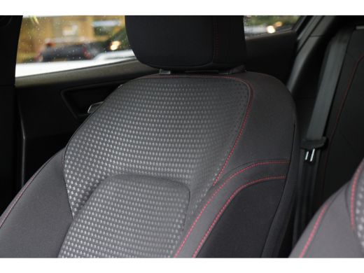 Ford Focus 1.0 EcoBoost ST Line Business | Trekhaak | Park Assist | Navigatie ActivLease financial lease