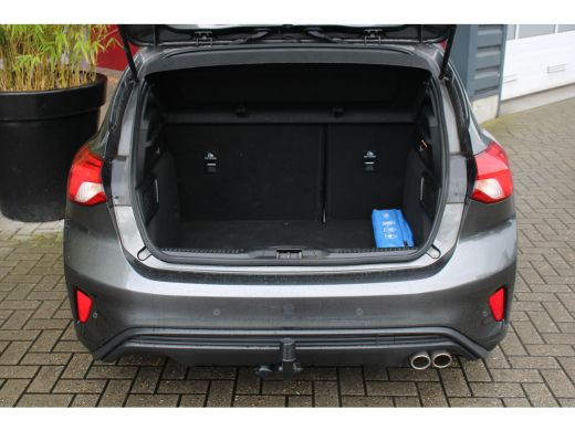 Ford Focus 1.0 EcoBoost ST Line Business | Trekhaak | Park Assist | Navigatie ActivLease financial lease