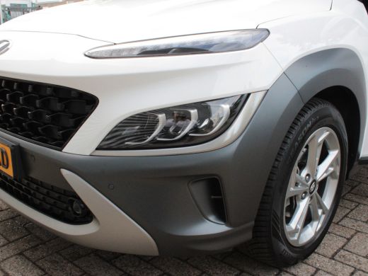 Hyundai Kona 1.0 T-GDI Fashion | Navigatiesysteem full map | Passagiersstoel in hoogte verstelbaar | Trekhaak ActivLease financial lease