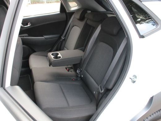 Hyundai Kona 1.0 T-GDI Fashion | Navigatiesysteem full map | Passagiersstoel in hoogte verstelbaar | Trekhaak ActivLease financial lease