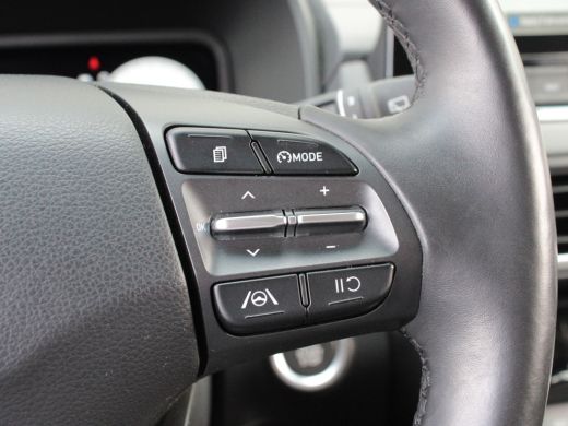 Hyundai Kona 1.0 T-GDI Fashion | Navigatiesysteem full map | Passagiersstoel in hoogte verstelbaar | Trekhaak ActivLease financial lease
