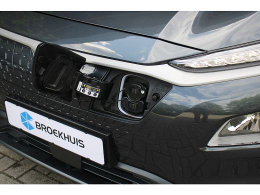 Hyundai Kona EV Fashion 64 kWh | BTW auto / 12% bijtelling | Trekhaak | Achteruitrijcamera | Adaptieve Cruise ... ActivLease financial lease