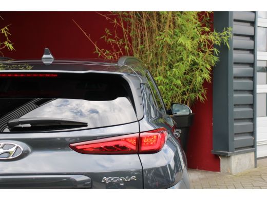Hyundai Kona EV Fashion 64 kWh | BTW auto / 12% bijtelling | Trekhaak | Achteruitrijcamera | Adaptieve Cruise ... ActivLease financial lease