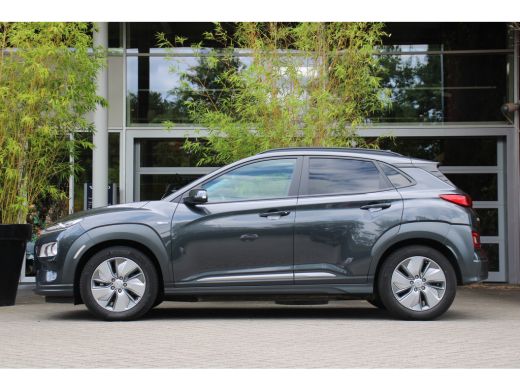 Hyundai Kona EV Fashion 64 kWh | BTW auto / 12% bijtelling | Trekhaak | Achteruitrijcamera | Adaptieve Cruise ... ActivLease financial lease
