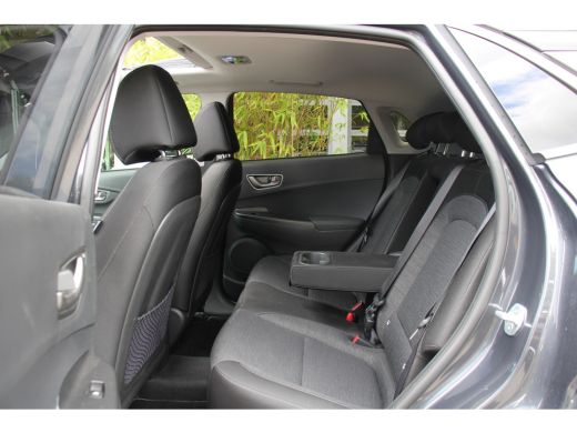 Hyundai Kona EV Fashion 64 kWh | BTW auto / 12% bijtelling | Trekhaak | Achteruitrijcamera | Adaptieve Cruise ... ActivLease financial lease