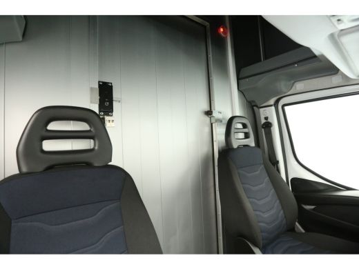Iveco Daily 35S14 2.3 410 | Foodtruck | Bezorgauto | Verkoopwagen | Bakwagen | Zijdeur | Camper | Inrichting ... ActivLease financial lease