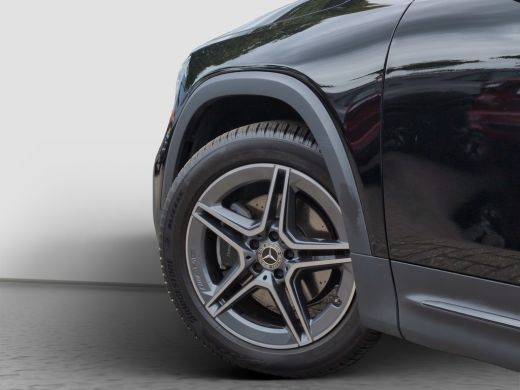 Mercedes-Benz GLB 180 AMG 7-Persoons | Trekhaak | Cruise Control | Camera ActivLease financial lease