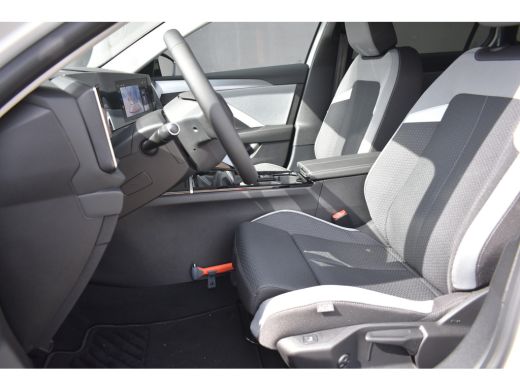 Opel Astra Sports Tourer 1.2 Turbo Business Edition 110pk DEMO-DEAL! | Navigatie | Achteruitrijcamera | Stuu... ActivLease financial lease