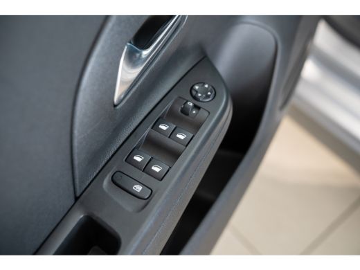 Opel Corsa 1.2 100PK Edition | Trekhaak Afn. | Apple Carplay & Android Auto | Armsteun | Cruise Controle | A... ActivLease financial lease