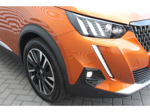 Peugeot 2008 1.2 PURETECH 130PK GT PACK AUTOMAAT / NAVI / LEDER / CLIMA / PDC / 18" LMV / CAMERA / ALCANTARA /... ActivLease financial lease