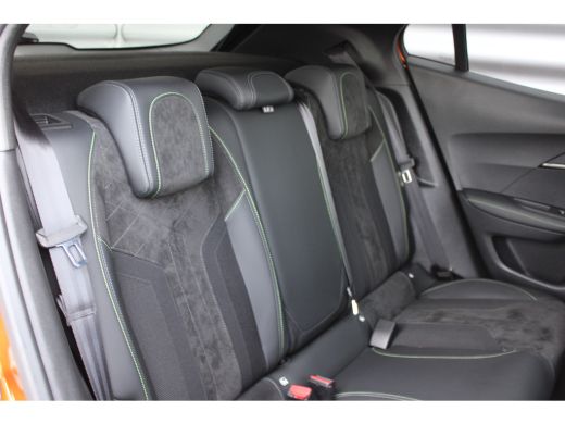 Peugeot 2008 1.2 PURETECH 130PK GT PACK AUTOMAAT / NAVI / LEDER / CLIMA / PDC / 18" LMV / CAMERA / ALCANTARA /... ActivLease financial lease