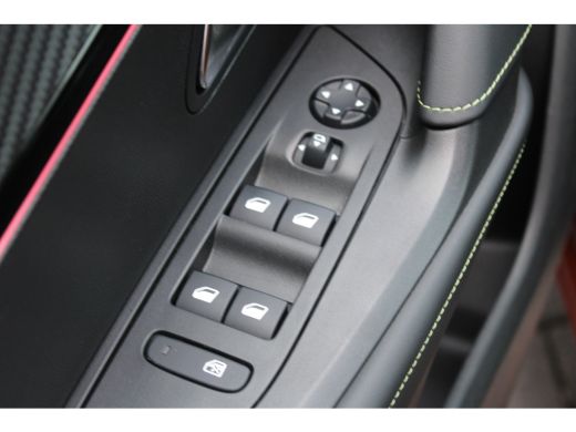 Peugeot 2008 1.2 PURETECH 130PK GT PACK AUTOMAAT / NAVI / LEDER / CLIMA / PDC / 18" LMV / CAMERA / ALCANTARA /... ActivLease financial lease