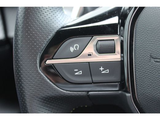 Peugeot 2008 1.2 PURETECH 130PK GT PACK AUTOMAAT / NAVI / LEDER / CLIMA / PDC / 18" LMV / CAMERA / ALCANTARA /... ActivLease financial lease