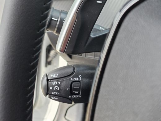 Peugeot 208 1.2 Hybrid 110 e-DCS6 Allure | Apple Carplay/Android Auto|telefoonintegratie premium | Automatisc... ActivLease financial lease