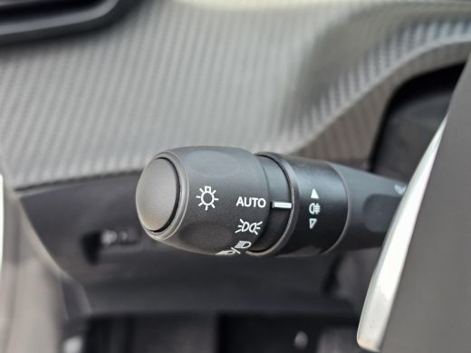 Peugeot 208 1.2 Hybrid 110 e-DCS6 Allure | Apple Carplay/Android Auto|telefoonintegratie premium | Automatisc... ActivLease financial lease