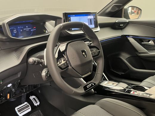 Peugeot 208 GT | Adaptieve cruise control met Stop&Go functie | Armsteunen op de voorportieren bekleed met ku... ActivLease financial lease