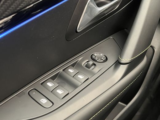 Peugeot 208 GT | Adaptieve cruise control met Stop&Go functie | Armsteunen op de voorportieren bekleed met ku... ActivLease financial lease