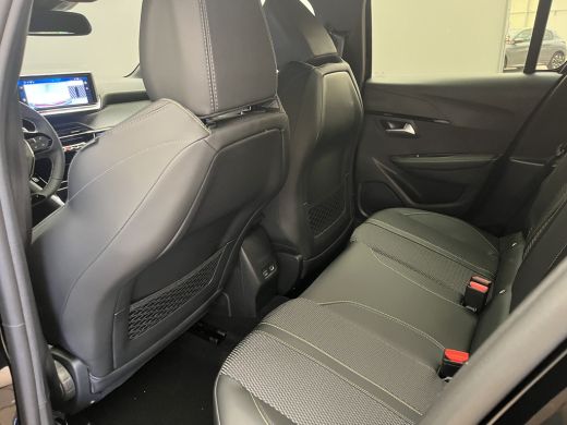 Peugeot 208 GT | Adaptieve cruise control met Stop&Go functie | Armsteunen op de voorportieren bekleed met ku... ActivLease financial lease