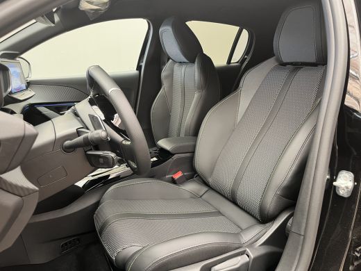 Peugeot 208 GT | Adaptieve cruise control met Stop&Go functie | Armsteunen op de voorportieren bekleed met ku... ActivLease financial lease