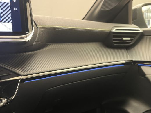 Peugeot 208 GT | Adaptieve cruise control met Stop&Go functie | Armsteunen op de voorportieren bekleed met ku... ActivLease financial lease