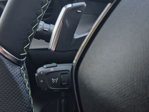 Peugeot 208 GT | Adaptieve cruise control met Stop&Go functie | Armsteunen op de voorportieren bekleed met ku... ActivLease financial lease