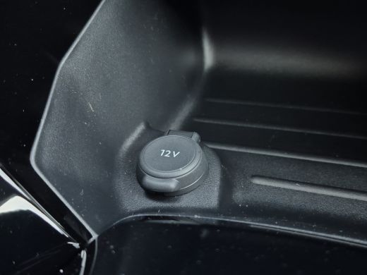 Peugeot 208 GT | Adaptieve cruise control met Stop&Go functie | Armsteunen op de voorportieren bekleed met ku... ActivLease financial lease