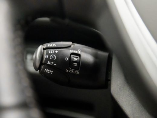 Peugeot 3008 1.2 PureTech Sport Automaat (APPLE CARPLAY, GROOT NAVI, 360 CAMERA, KEYLESS, SPORTSTOELEN, GETINT... ActivLease financial lease