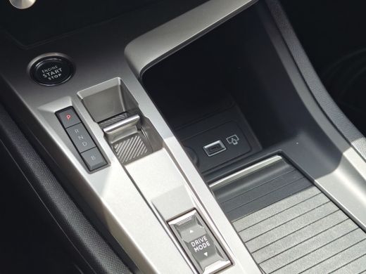 Peugeot 308 SW 1.6 Plug-in Hybrid 180 Active Pack Business | 17" lichtmetalen velgen 'CALGARY' | Apple Carpla... ActivLease financial lease