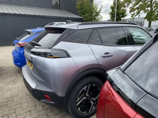 Peugeot e-2008 EV Allure 54 kWh 156pk 3 Fase | Stoelverwarming | Keyless-Entry | Achteruitrijcamera | Adaptive C... ActivLease financial lease