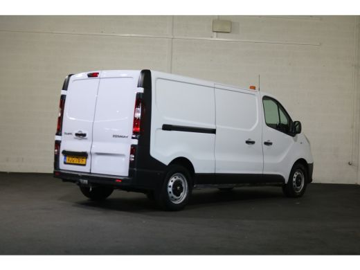 Renault Trafic 2.0 dCi 120pk L2 H1 Airco Navigatie Camera Trekhaak ActivLease financial lease