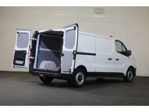Renault Trafic 2.0 dCi 120pk L2 H1 Airco Navigatie Camera Trekhaak ActivLease financial lease