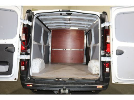 Renault Trafic 2.0 dCi 120pk L2 H1 Airco Navigatie Camera Trekhaak ActivLease financial lease