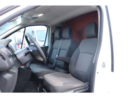 Renault Trafic 2.0 dCi 120pk L2 H1 Airco Navigatie Camera Trekhaak ActivLease financial lease