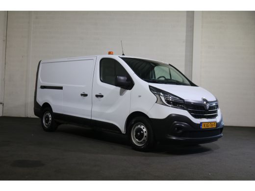 Renault Trafic 2.0 dCi 120pk L2 H1 Airco Navigatie Camera Trekhaak ActivLease financial lease