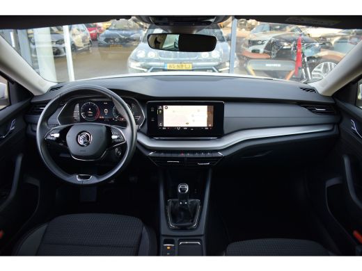 Skoda Octavia Combi 1.0 TSI Ambition | Trekhaak | Apple CarPlay | Virtual | Privacy ActivLease financial lease