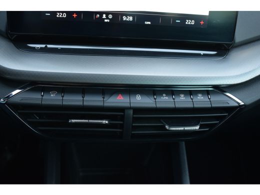 Skoda Octavia Combi 1.0 TSI Ambition | Trekhaak | Apple CarPlay | Virtual | Privacy ActivLease financial lease