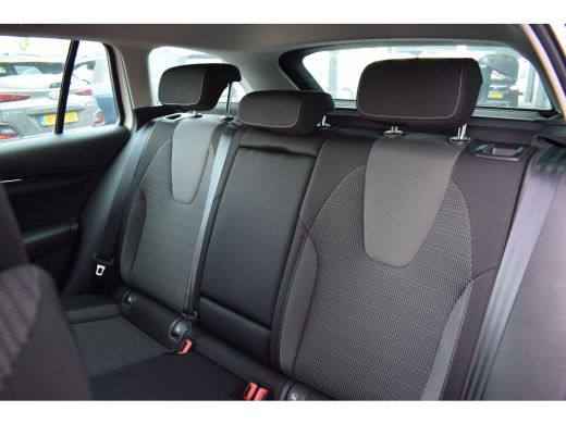 Skoda Octavia Combi 1.0 TSI Ambition | Trekhaak | Apple CarPlay | Virtual | Privacy ActivLease financial lease