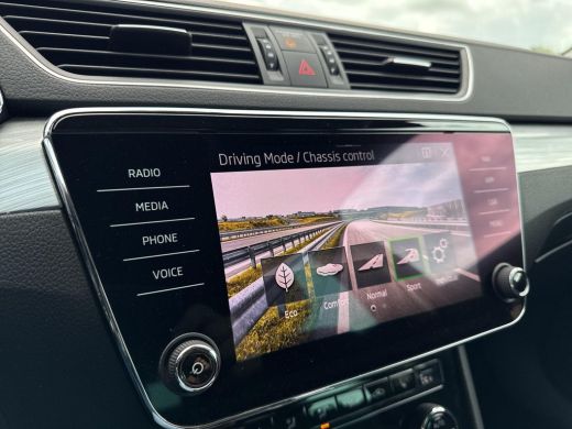Skoda Superb Combi 1.4 TSI iV Business Edition | Trekhaak | A.cam | Side assist | ActivLease financial lease