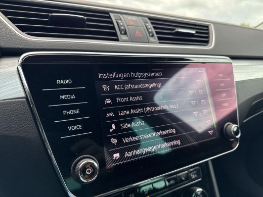 Skoda Superb Combi 1.4 TSI iV Business Edition | Trekhaak | A.cam | Side assist | ActivLease financial lease