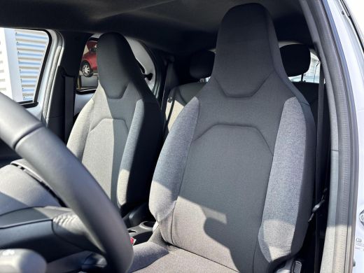 Toyota Aygo 1.0 VVT-i MT Play | All-in prijs | Adaptive cruise control | Apple/android auto ActivLease financial lease