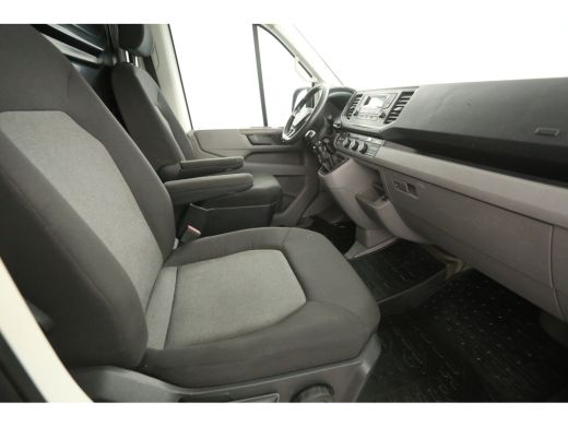 Volkswagen Crafter 35 2.0 TDI L3H3 140PK 300KG Trekgew. Airco Cruise PDC Imperiaal Trekhaak ActivLease financial lease