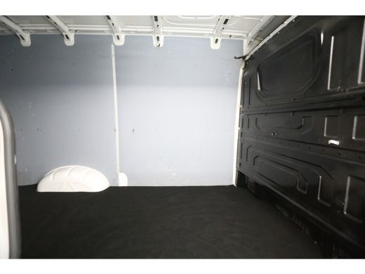 Volkswagen Crafter 35 2.0 TDI L3H3 140PK 300KG Trekgew. Airco Cruise PDC Imperiaal Trekhaak ActivLease financial lease